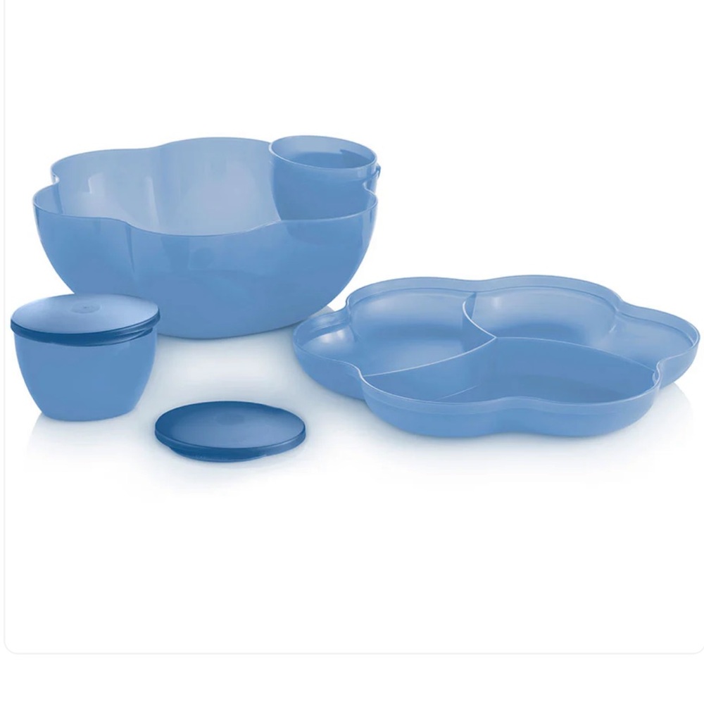 Tupperware Flower Shaped Chip 'N Dip Set